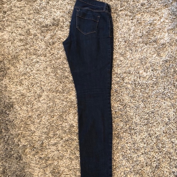 Old Navy sweetheart skinny jean - Picture 3 of 6